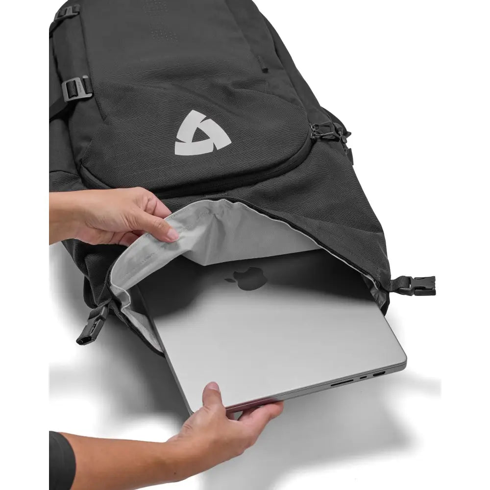 REV’IT! Vastour H2O 26L Backpack Black
